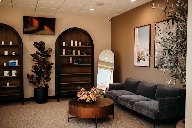 Reviv Lounge