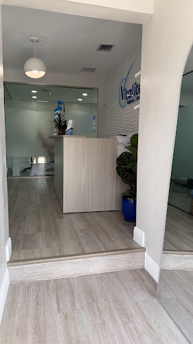 Vitalité Wellness Center, Dr. Che J. Calzadilla